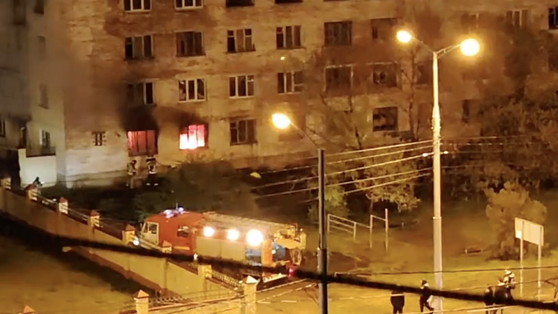 Пожар на площади 60 «квадратов» потушили в заброшенной многоэтажке в Краснодаре