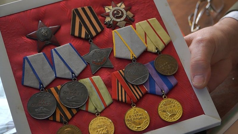 Маршалы Жуков, Рокоссовский и Конев 80 лет назад получили ордена Победы