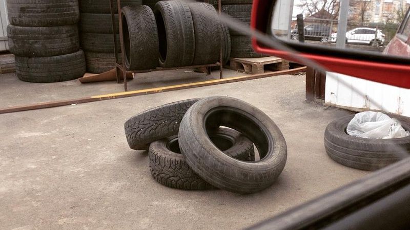 За неделю оштрафовали более 200 водителей за езду на летней резине на Кубани