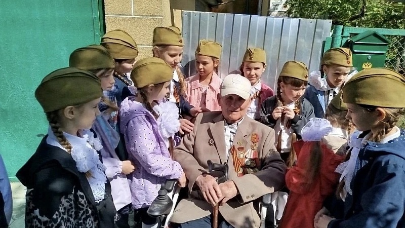 Кондратьев поздравил ветерана Ивана Коваленко со 100-летием на Кубани