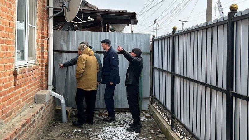 Повреждённые обломками БПЛА дома восстановят в Славянске-на-Кубани