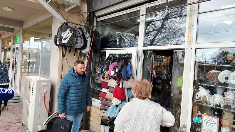 Выявлено 48 нарушений во время проверки кафе и магазинов вдоль трассы Сочи