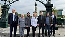Делегация Краснодара возложила цветы к памятнику советским воинам в Харбине