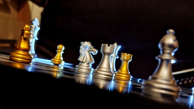 Политолог Лукьянов напомнил биографию отца Рютте после слов о войне с Россией