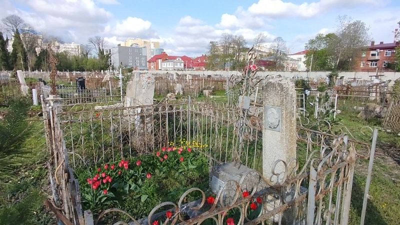Взрывотехники осмотрели кладбища накануне Радоницы в Краснодаре