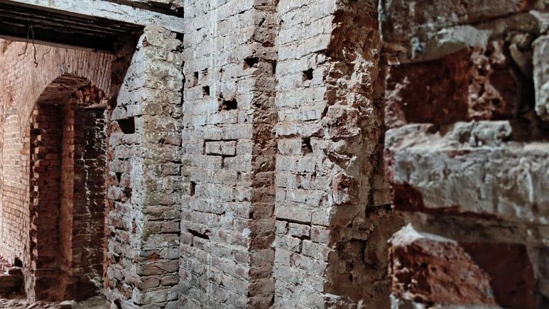 Десятилетиями жившего в подвале без окон и туалета пенсионера спасли в Финляндии