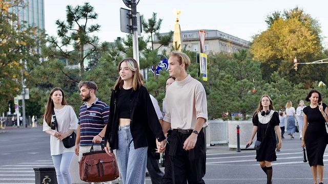 Говорящая на русском компания харьковчан возмутила жительницу Львова 