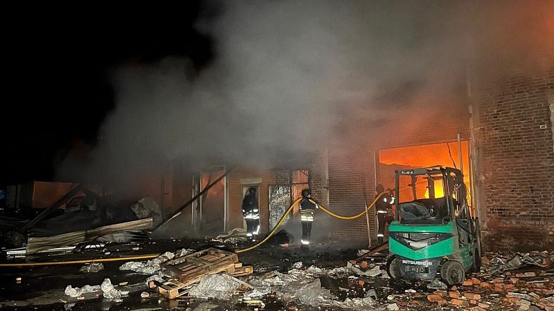 Мощные пожары после массированного ночного удара ВС РФ охватили Киев