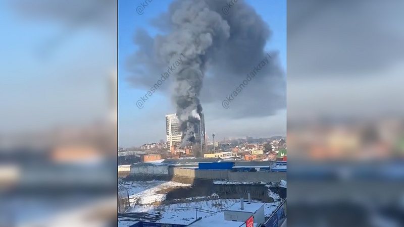 Огромный пожар разгорелся в районе улицы Стасова в Краснодаре