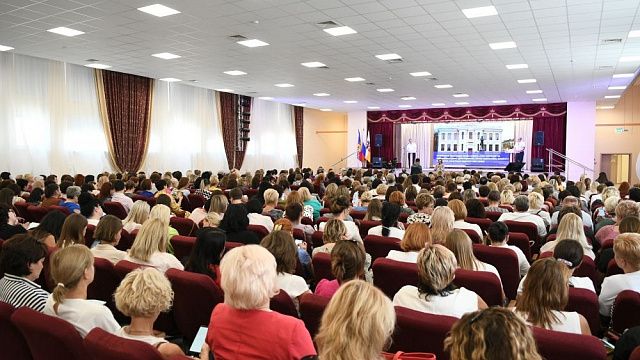 В этом учебном году ряды педагогов Краснодара пополнили 125 молодых учителей