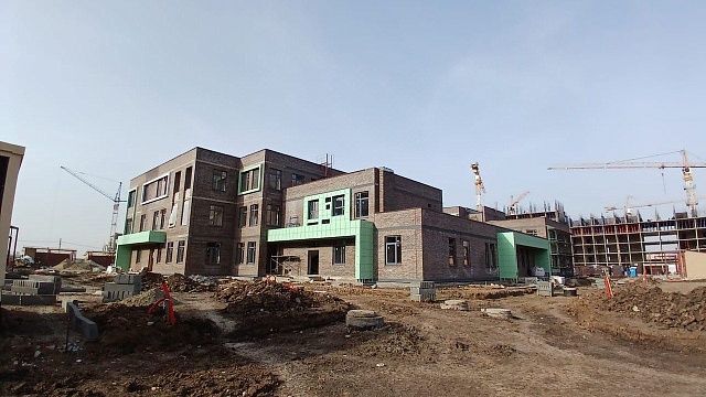 До конца 2024 года в поселке Российском достроят детский сад. Фото: пресс-служба администрации Краснодара