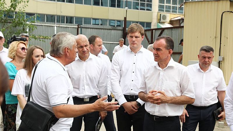 Губернатор Кубани встретился с дольщиками ЖК «Заря» и ЖК «Луч»