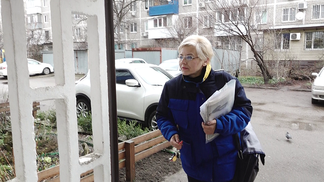 16 км пути и больше тысячи адресов: как на плечах женщины-почтальона письма и посылки «доходят» до жителей Краснодара