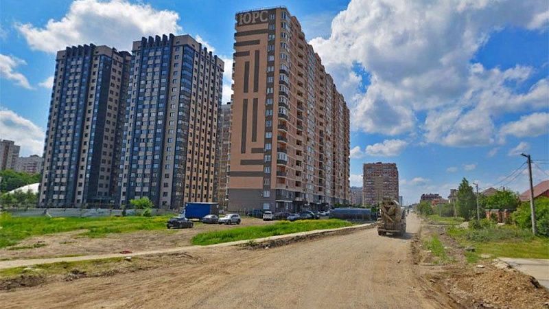 Андрей Алексеенко поручил реконструировать улицу Домбайскую комплексно и не застраивать свободные участки