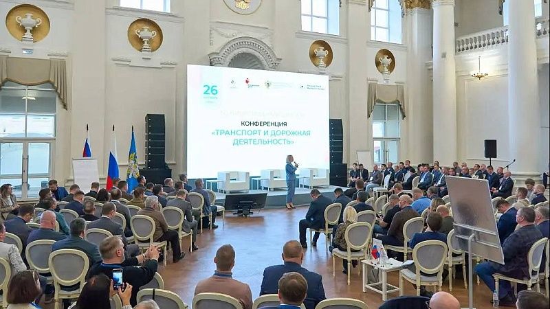 Мэр Краснодара Евгений Наумов посетил конференцию ВАРМСУ в Москве