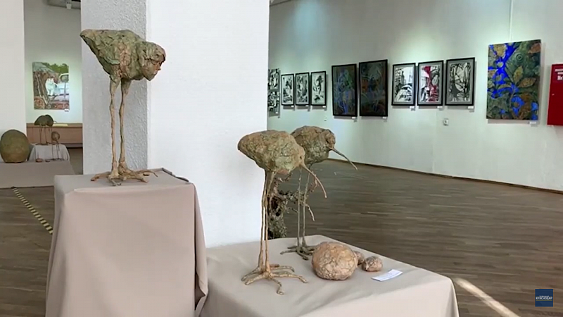 В Краснодарском краевом выставочном зале работает экспозиция живописи и графических работ «СоТворение»