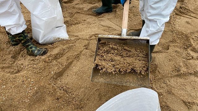 Темпы вывоза мазутного песка с площадки временного хранения увеличили в Анапе