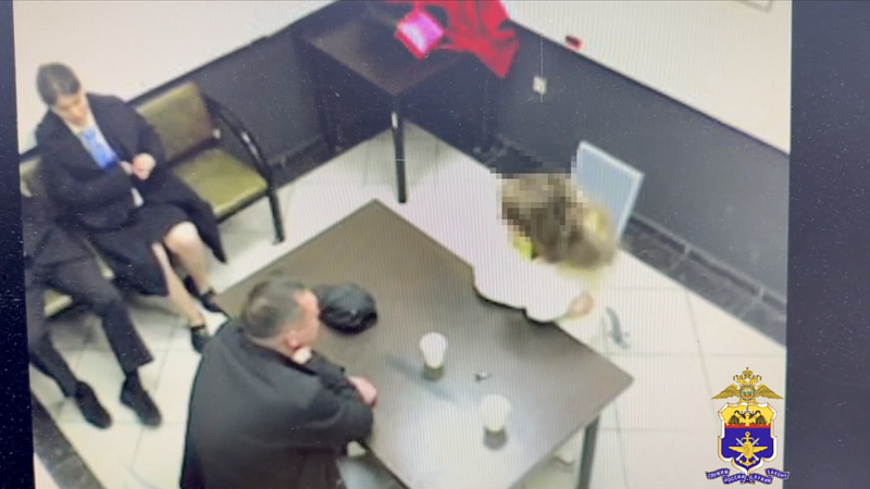 Скандальную пару сняли с рейса Сочи – Новокузнецк за нарушение порядка