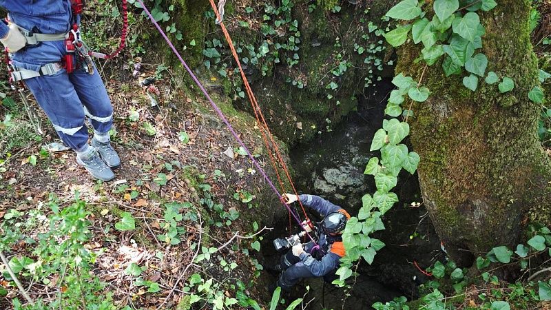 Альпинисты приступили к уборке мусора из пещеры Бережного в Сочи