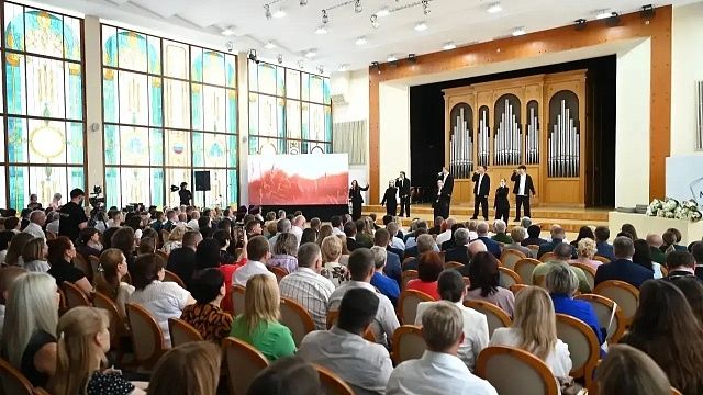 Наумов и Галушко поздравили с 90-летием Западный округ Краснодара