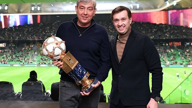 Сергею Галицкому вручили кубок РПЛ за вклад в развитие отечественного футбола
