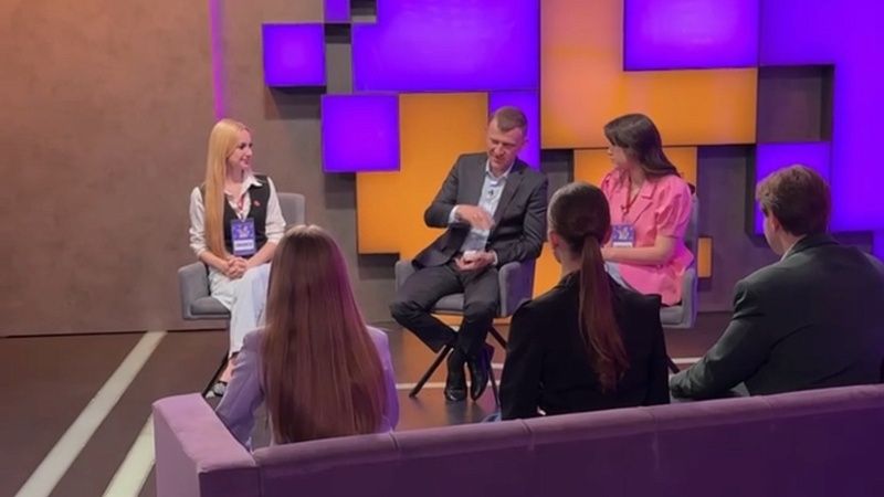 В рамках проекта «Школа с мэром» Евгений Наумов пообщался с учащимися Краснодара