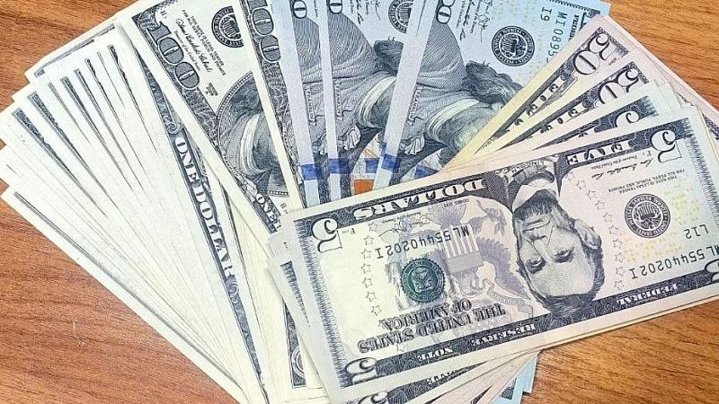 Клинтон выиграл в лотерею благодаря походу за газировкой в США