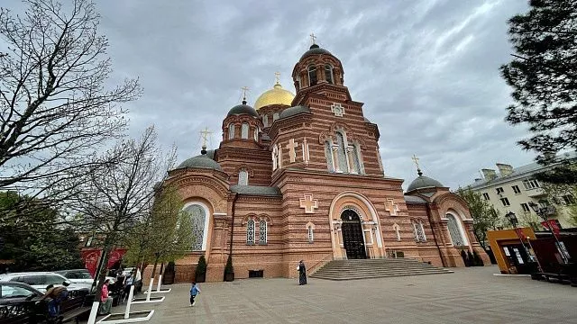 В Краснодаре отреставрировали южный и восточный фасады Екатерининского кафедрального собора