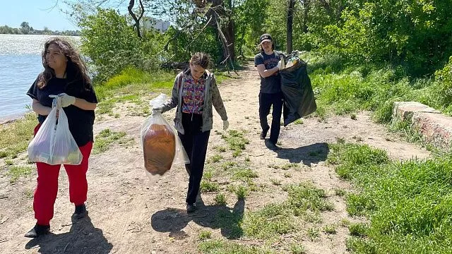 В Краснодаре провели экологический субботник «Зелёная Весна – 2022» и собрали 400 кг мусора
