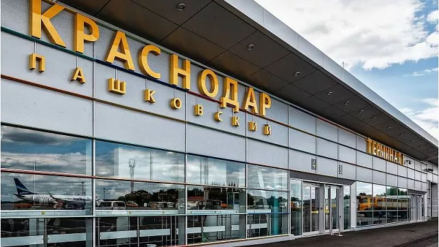 Операция «Таксист»: в районе аэропорта Краснодара полиция проверяет легальность перевозки пассажиров