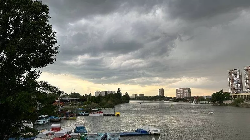 В первый день осени на Кубани объявили штормовое предупреждение