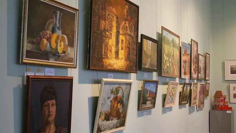 В Краснодаре открылась выставка студенческих работ «Разные миры»