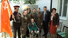 Глава Краснодара посетил 101-летнюю жительницу после просьбы на радио